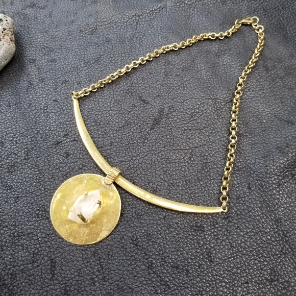 Bisjoux Jewelry - QUARTZ crystal pendant Brass  necklace collar